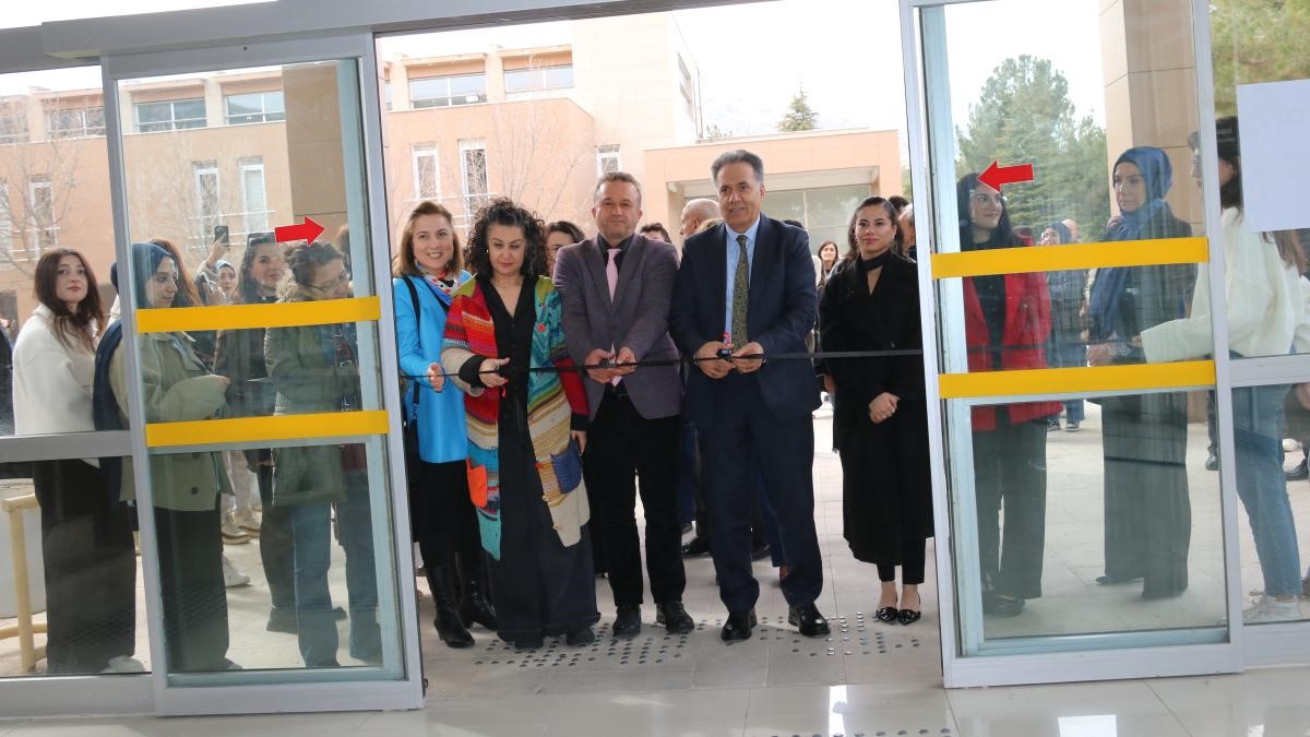 İn&ouml;n&uuml; &Uuml;niversitesi&rsquo;nde 8 Mart D&uuml;nya Kadınlar G&uuml;n&uuml;&rsquo;ne &ouml;zel sergi
