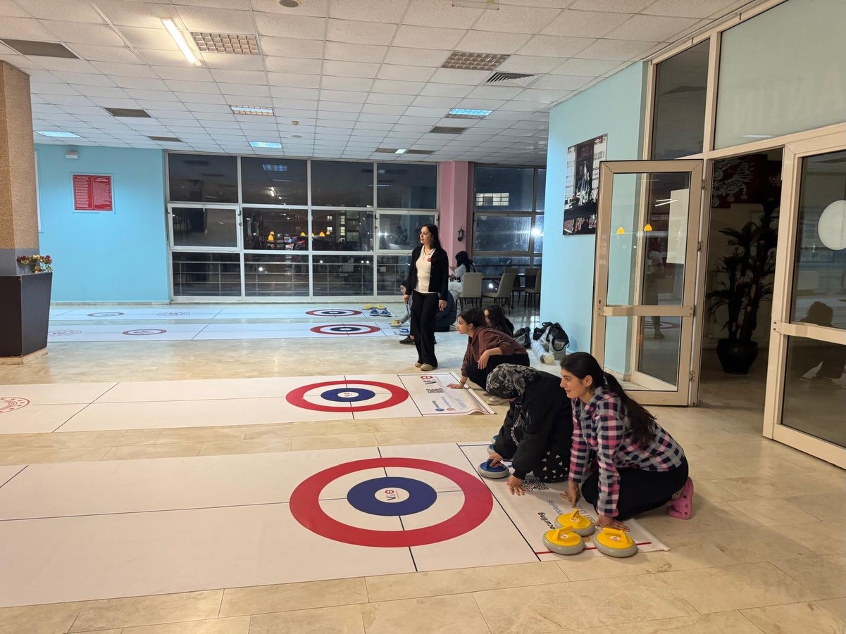 Aydın&rsquo;da &ouml;ğrenciler Kadınlar G&uuml;n&uuml;&rsquo;n&uuml; sporla kutladı
