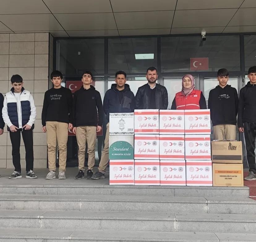 Patnos&rsquo;ta "Bir sınıf bir koli projesi" etkinliği
