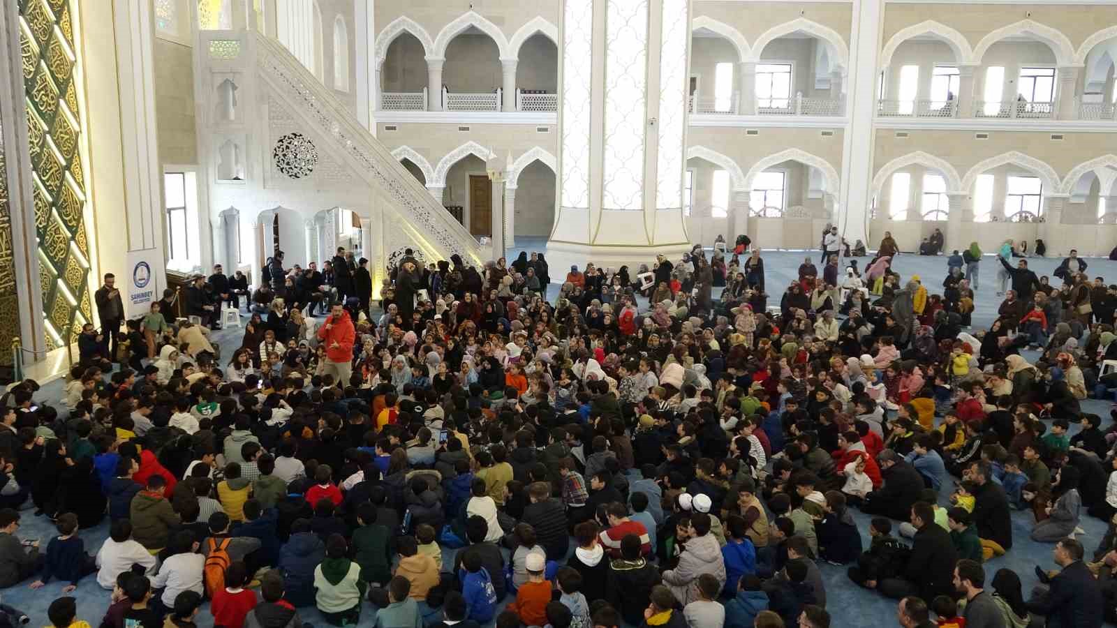 &Ccedil;ocuklar Şahinbey Belediyesi&rsquo;nin cami etkinliğinde buluştu
