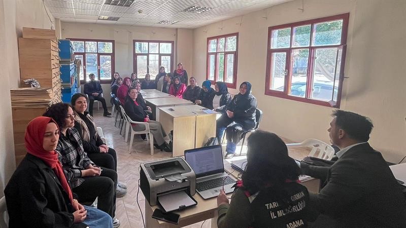 Kadınlar g&uuml;&ccedil;lerini birleştirip &uuml;retime ge&ccedil;ti
