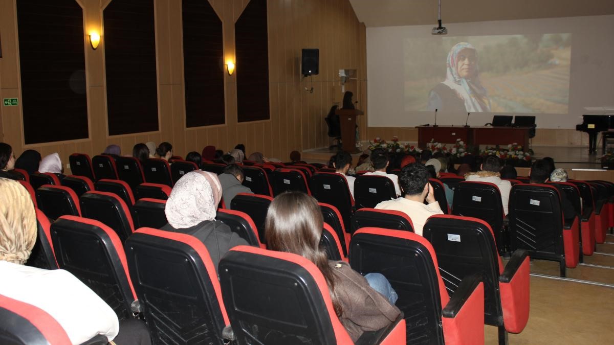 İn&ouml;n&uuml; &Uuml;niversitesi&rsquo;nde "İlham Veren Deneyimler: İlmek İlmek Kadın" konferansı
