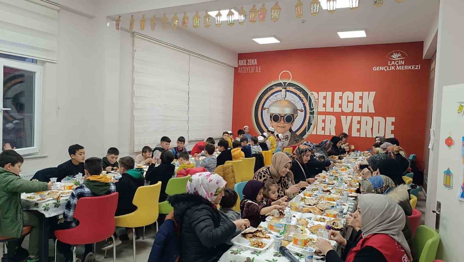 &Ccedil;orum&rsquo;da &ccedil;ocukların Ramazan coşkusu
