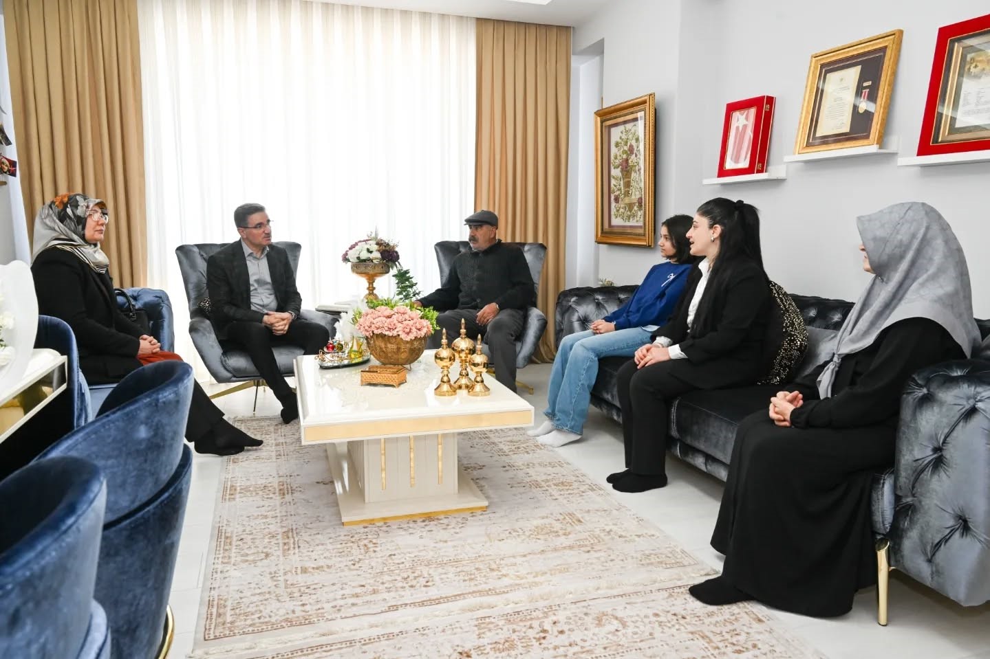 Şehit eşine vefa ziyareti