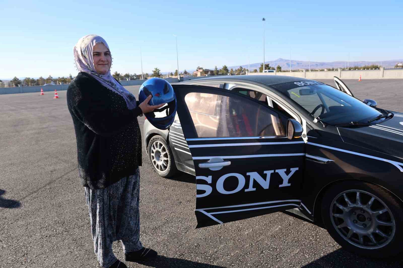 Dimili kadınlardan copilot deneyimi
