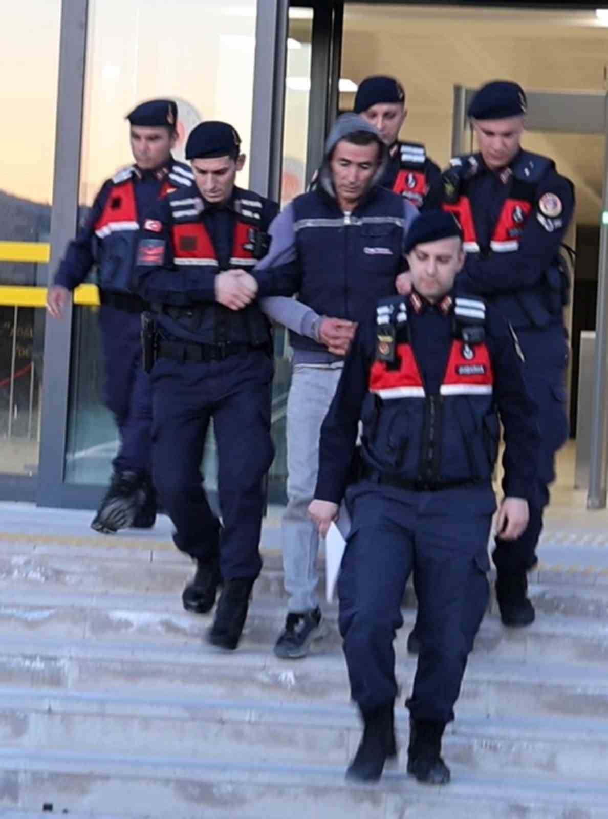 Kadınlar G&uuml;n&uuml;&rsquo;nde karısını &ouml;ld&uuml;ren şahıs tutuklandı
