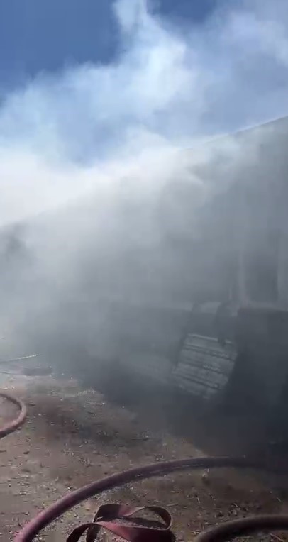 Çardak yangınında 65 buzağı telef oldu