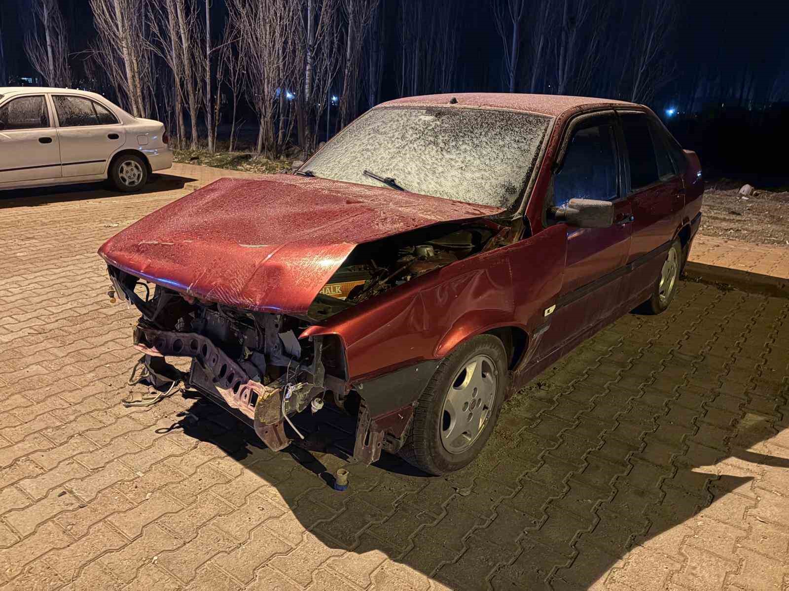 Sattığı otomobilin parasını beklerken, kazalı haliyle karşılaştı