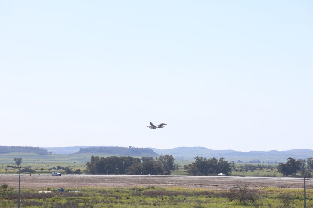 T&uuml;rkiye'nin g&ouml;nderdiği F-16'lar KKTC'de