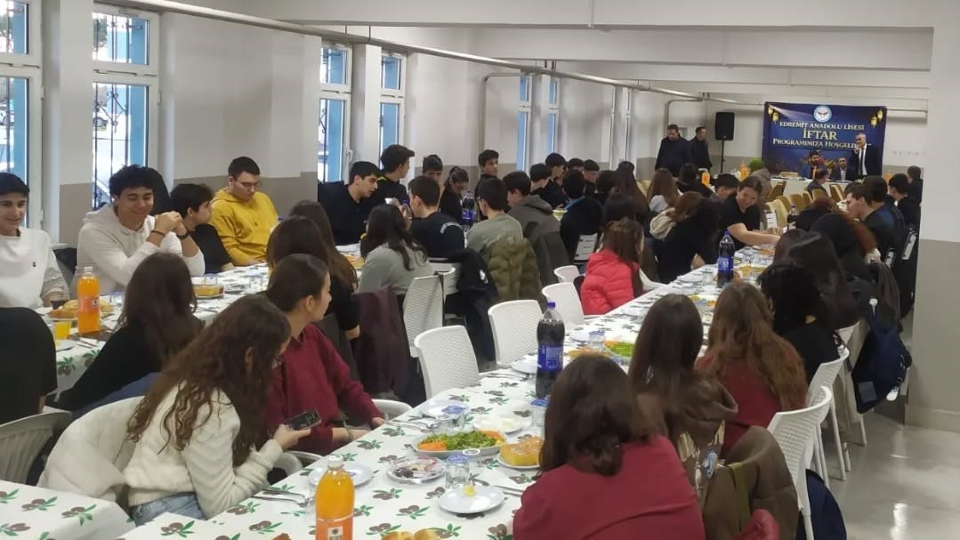 Maarifin Kalbinde Ramazan Etkinliği Edremit’te gerçekleştirildi