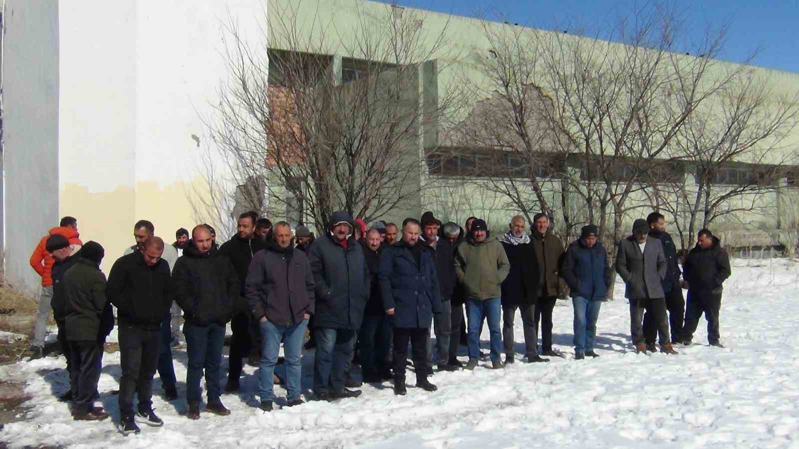 Kars&rsquo;ta vatandaşların taş ocağı tepkisi
