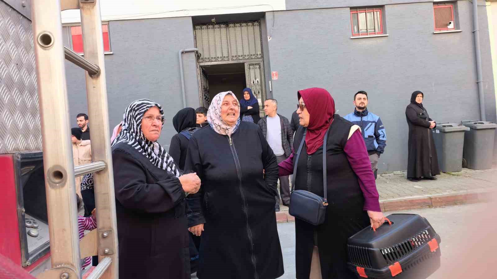 Bursa’da iftar hazırlığı sırasında çıkan yangın paniğe neden oldu