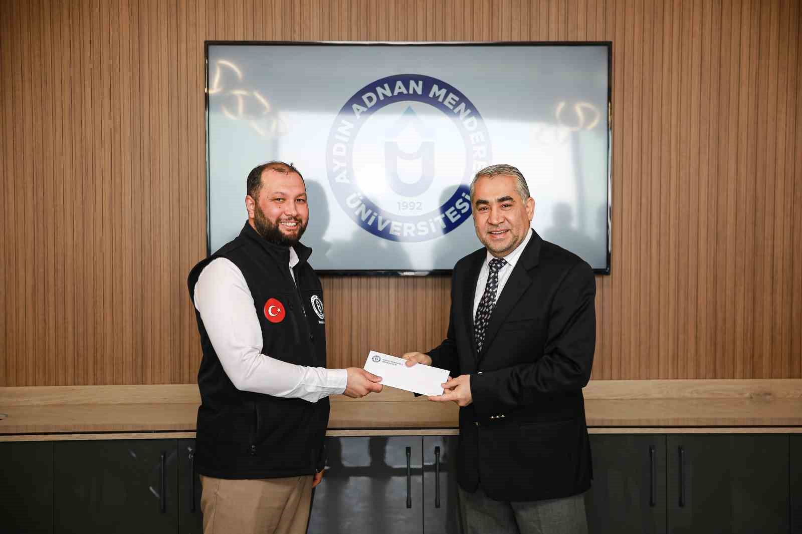 ADÜ İktisadi İşletme Müdürlüğü personeline Ramazan Ayı dolayısıyla alışveriş kartı verildi