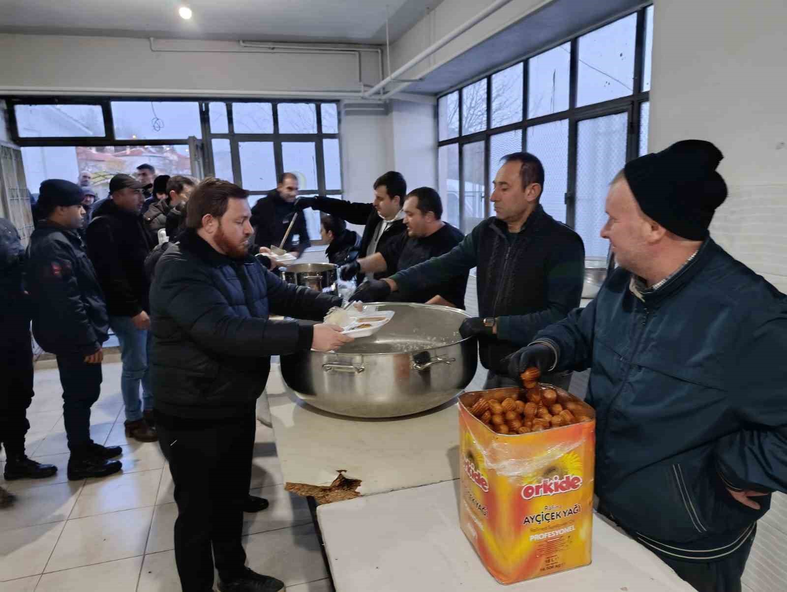 Bozcaarmut K&ouml;y&uuml;&rsquo;nde g&ouml;n&uuml;lleri buluşturan iftar
