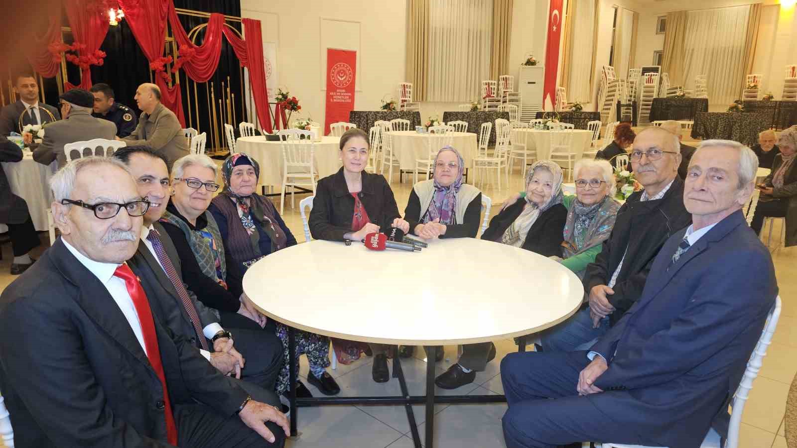 Kaymakam Kan huzurevi sakinlerini iftarda ağırladı
