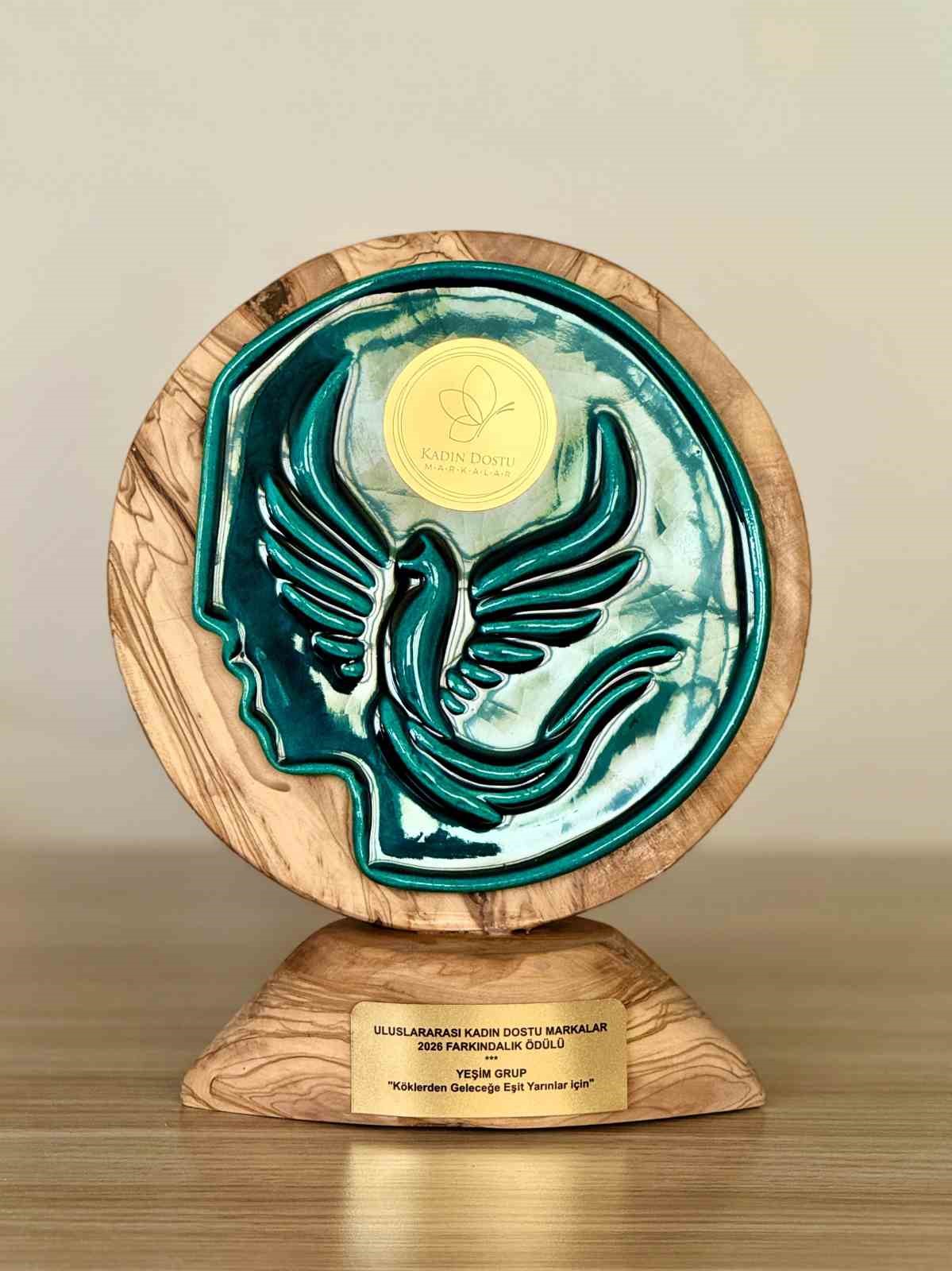 Bursa&rsquo;da Yeşim Grup&rsquo;a Kadın Dostu Markalar Farkındalık &Ouml;d&uuml;l&uuml;
