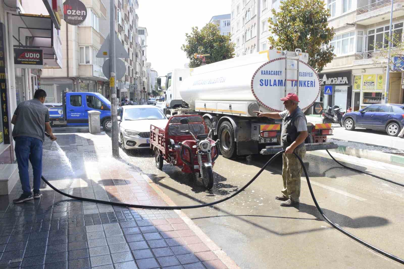 Karacabey Belediyesi&rsquo;nden 2025&rsquo;te yoğun temizlik mesaisi
