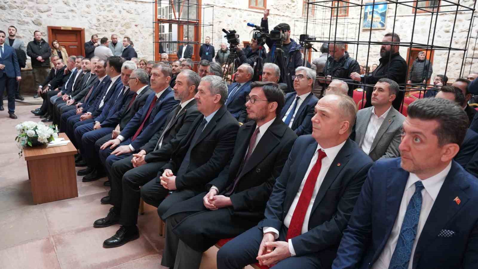 Ticaret Bakanı Bolat: "Barış yanlısı, d&uuml;nyada oyun kuruculuğu ve barış tesis etmekle uğraşan T&uuml;rkiye bir yıldız gibi parlıyor"
