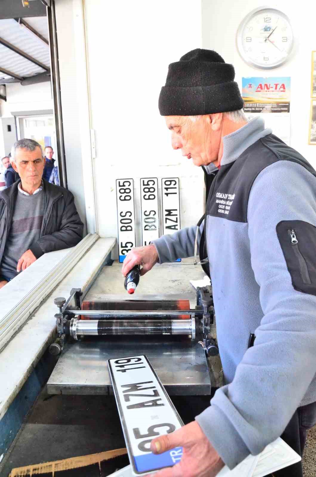 Manisa&rsquo;da APP plaka yoğunluğu: 2 g&uuml;nde bin plaka değiştirildi
