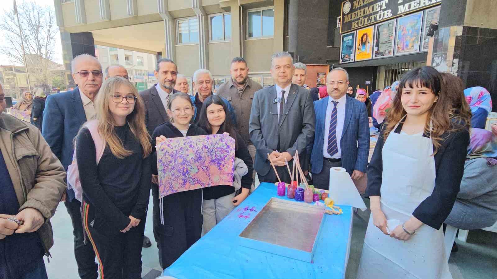 Nazilli&rsquo;de Tezhip, Ebru ve H&uuml;sn-i Hat Sergisi a&ccedil;ıldı
