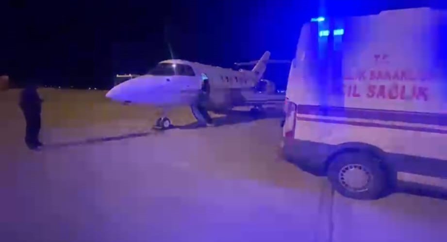 Kalp anomalisi tespit edilen bebek u&ccedil;ak ambulansla Konya&rsquo;ya sevk edildi
