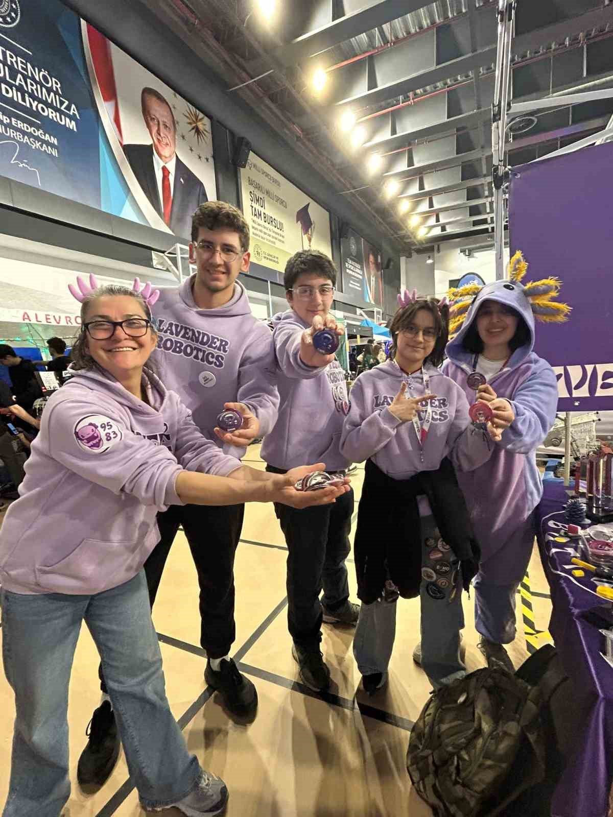 Manisa&rsquo;dan Lavender Robotics Takımı, FRC&rsquo;de, Turknet altyapısı ile geleceği kodluyor
