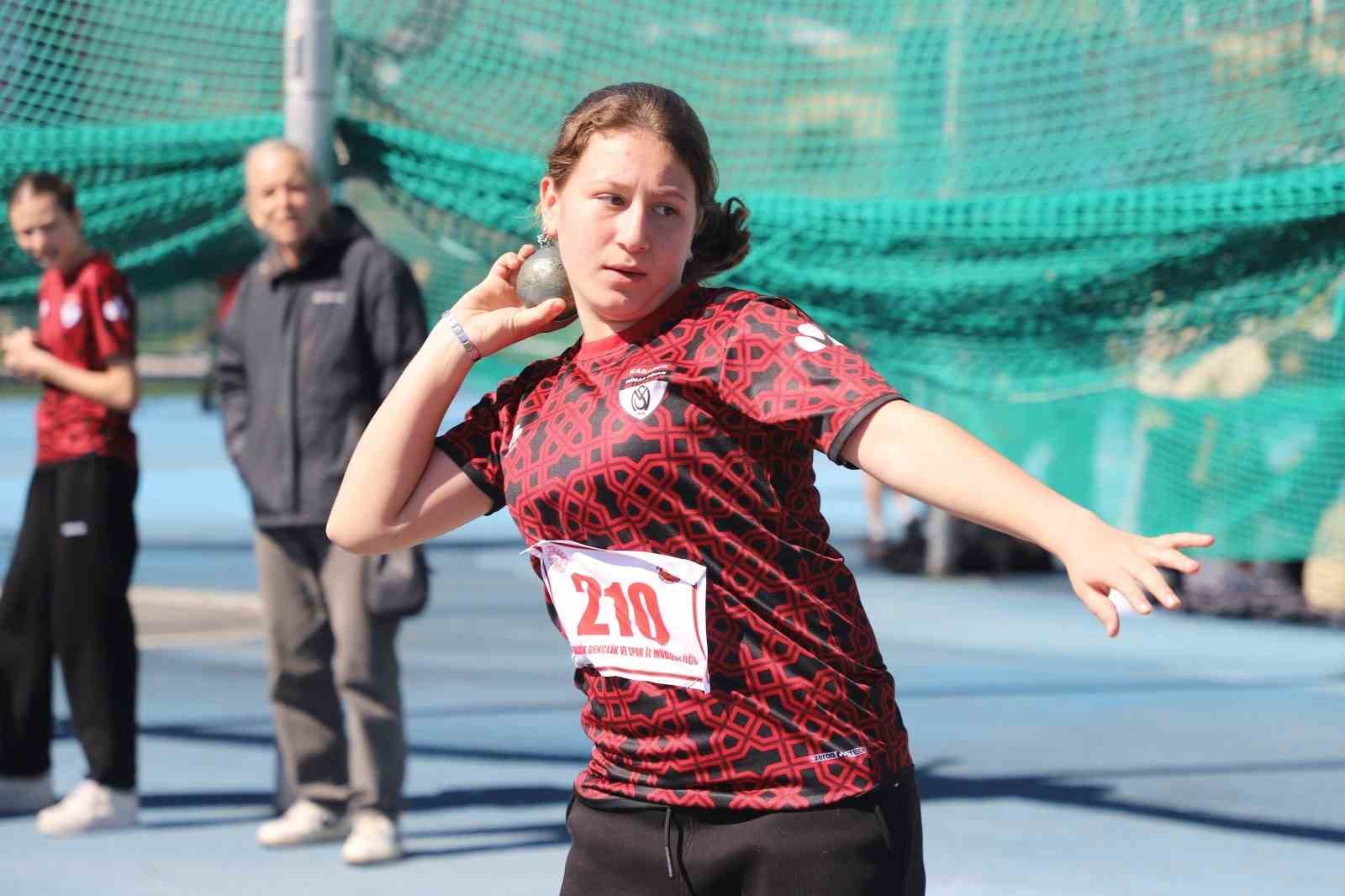 Safranbolu&rsquo;da okul sporları atletizm yarışları ger&ccedil;ekleşti
