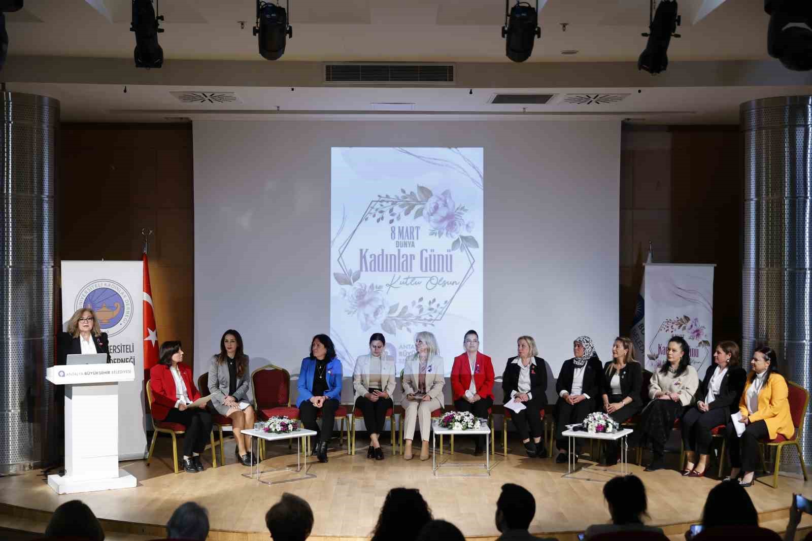 Başkan Vekili &Ouml;zdemir: "Kadın dostu kent vizyonuyla &ccedil;alışmalarımızı s&uuml;rd&uuml;r&uuml;yoruz"
