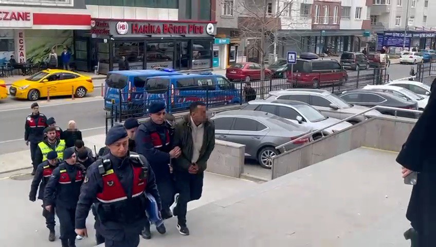 Sosyal medya dolandırıcıları yakalandı
