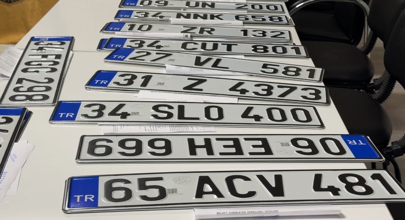 Y&uuml;ksekova&rsquo;da APP plaka mesaisi: İşlemler 10 dakikada tamamlanıyor
