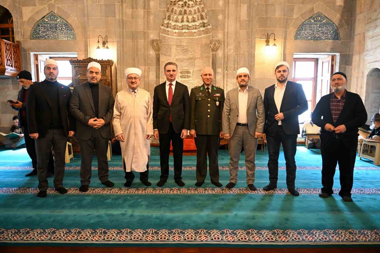 Şehitler i&ccedil;in Mevlid-i Şerif okutuldu
