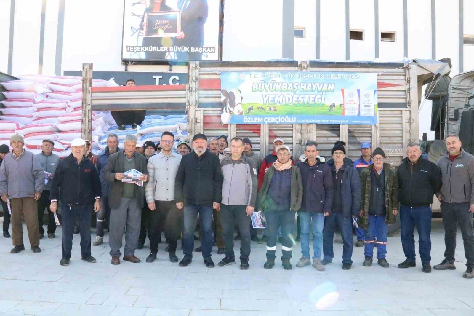Aydın B&uuml;y&uuml;kşehir&rsquo;den Yenipazarlı &uuml;reticilere yem desteği
