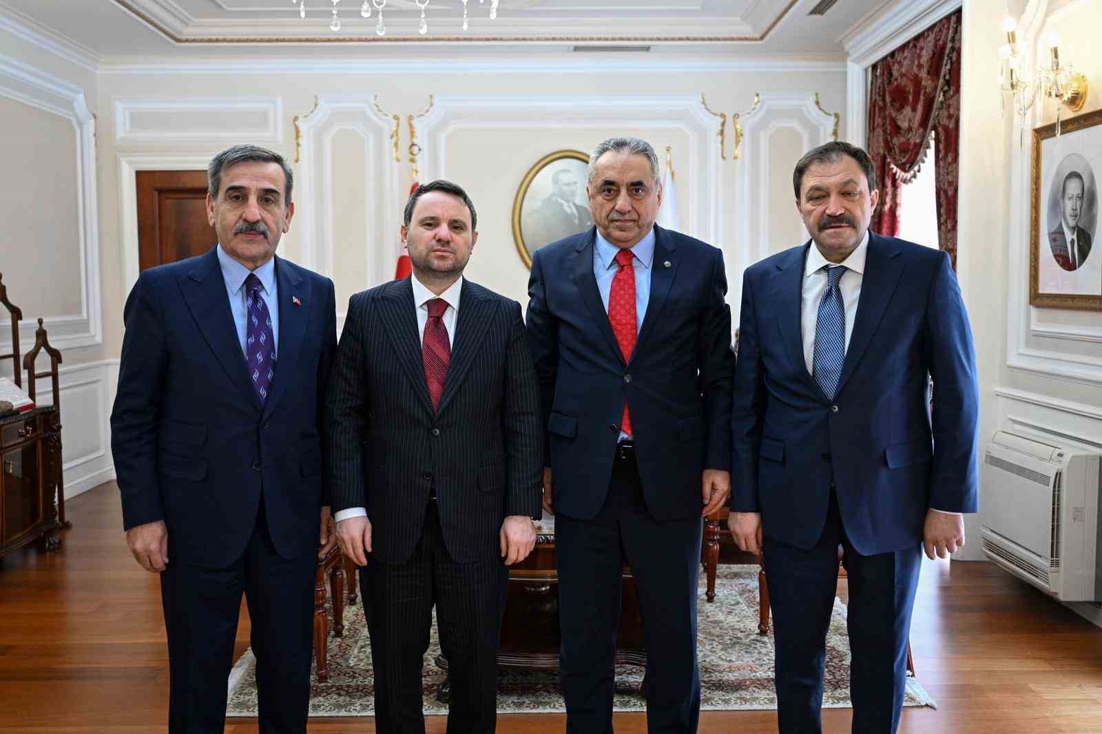 Bakan G&uuml;rlek: "10 yılı doldurmayan bir hakim, ticaret mahkemesi başkanı olmayacak"
