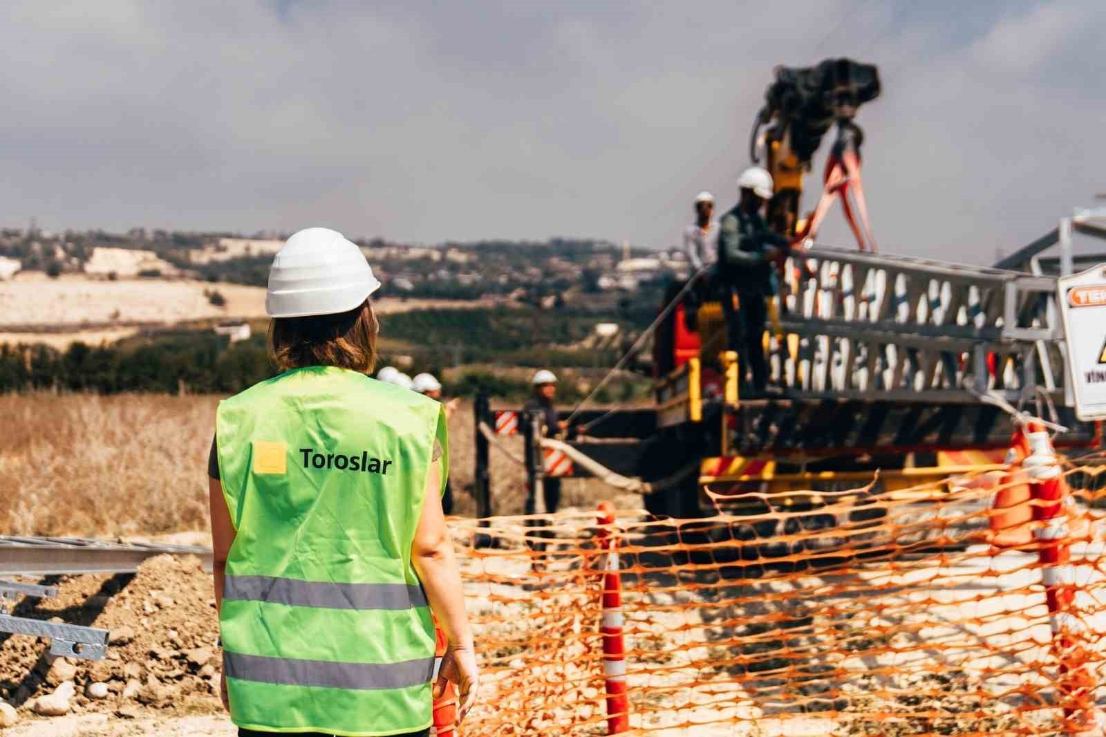 Toroslar EDAŞ, Hatay’da kış hasarlarını fırsata çevirdi