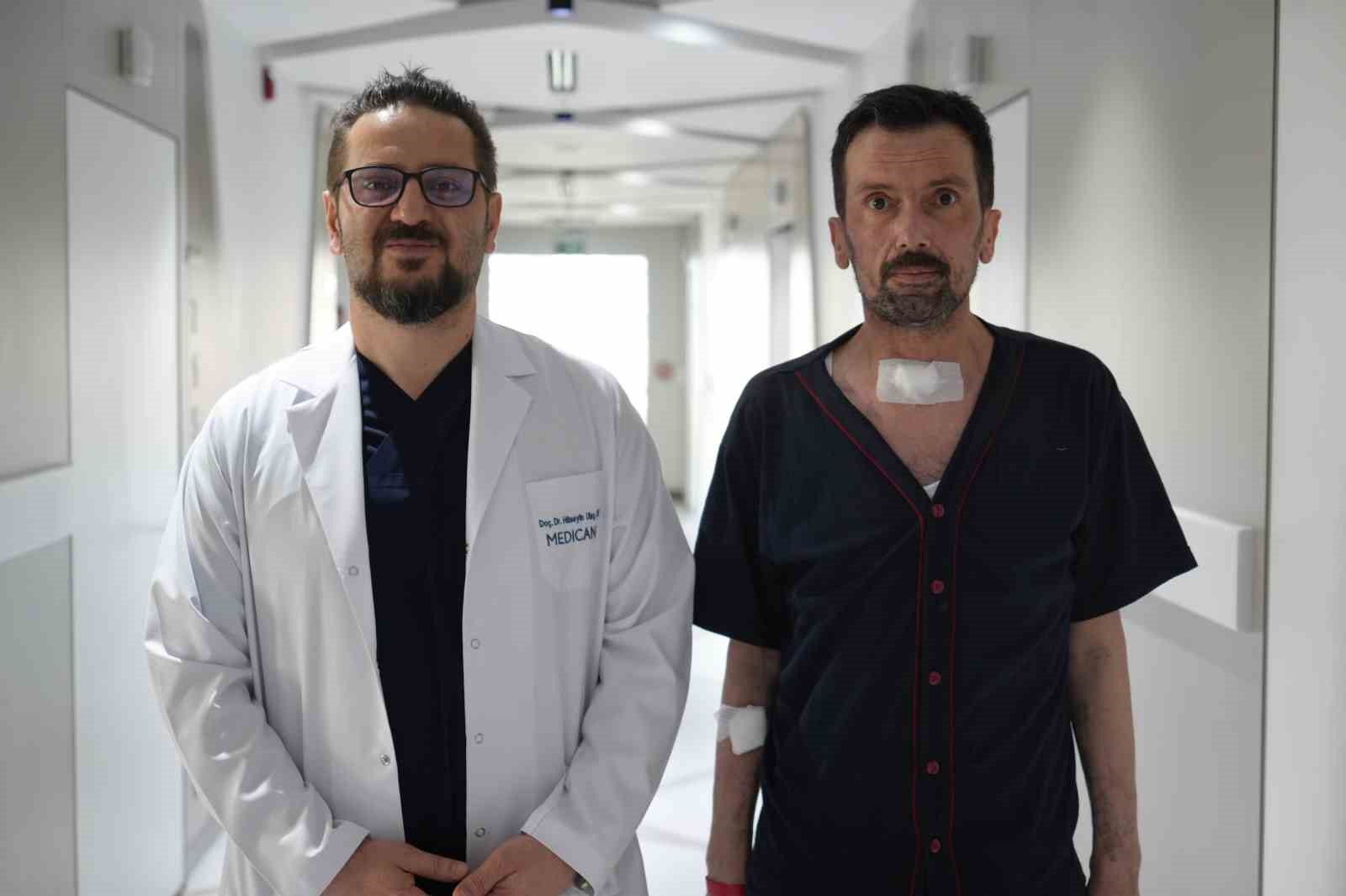 "Y&uuml;zde 10 yaşama hakkın kaldı" denilen KOAH hastası yeniden nefes aldı
