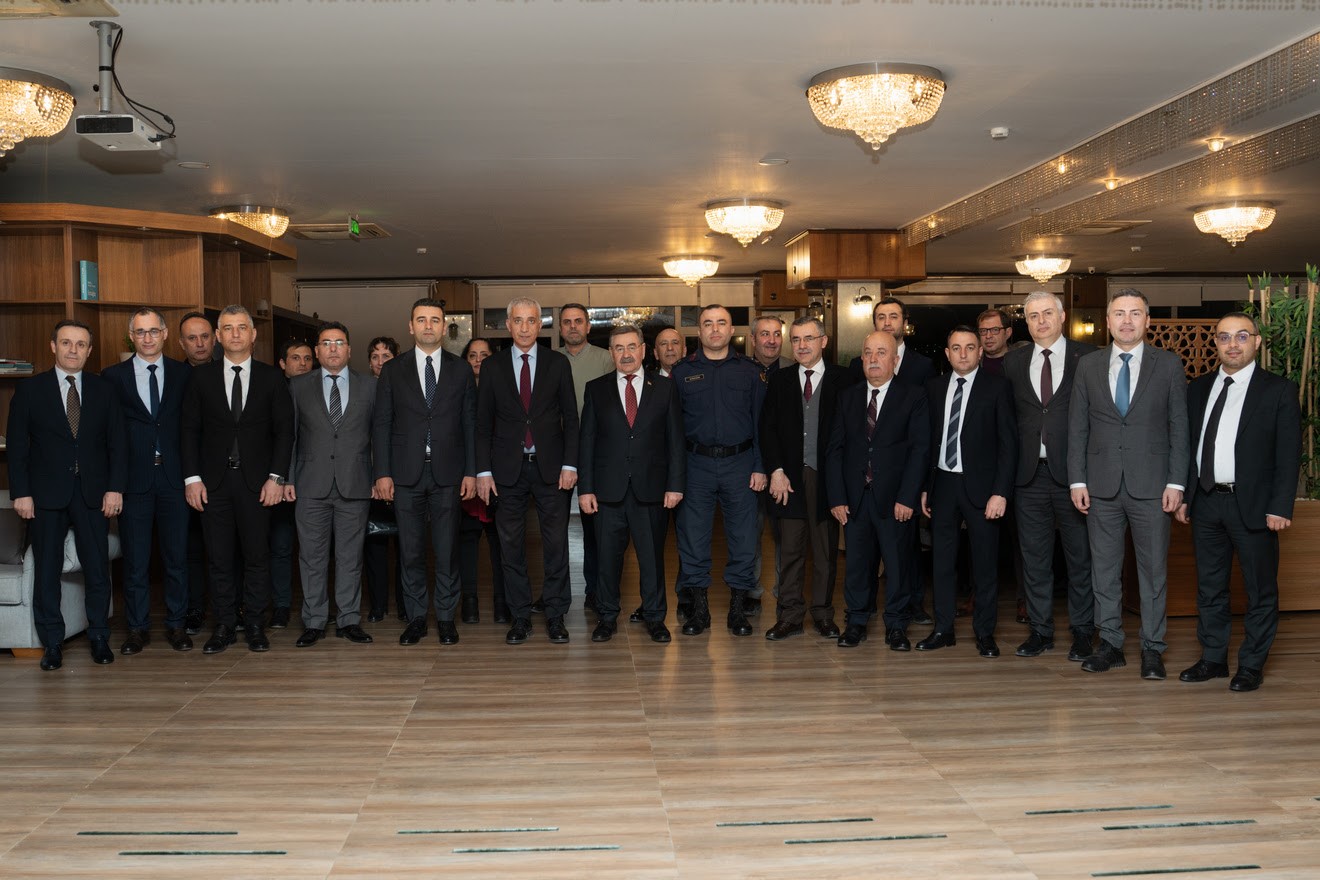 G&ouml;lbaşı il&ccedil;e erkanı iftarda bir araya geldi
