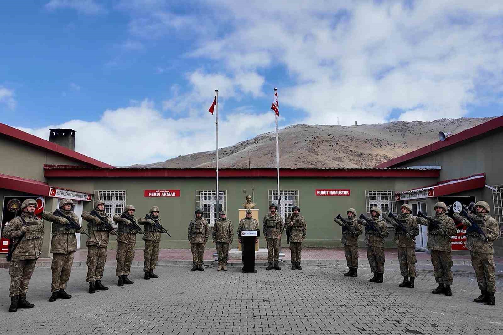 Kara Kuvvetleri Komutanı Orgeneral Tokel, Van&rsquo;daki sınır karakollarında incelemelerde bulundu
