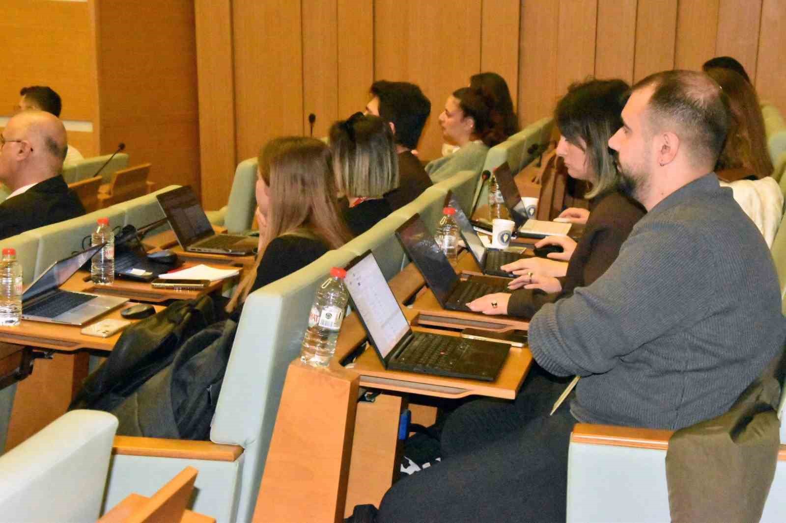 Manisa TSO&rsquo;da ihracat&ccedil;ılar bilgilendirildi
