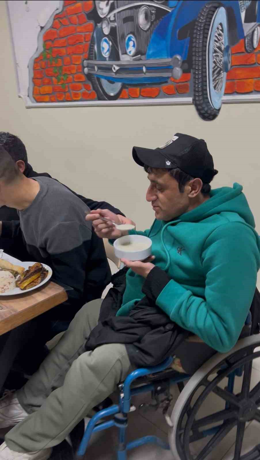 Erzurum&rsquo;da anlamlı iftar: Engelli vatandaşın hayali ger&ccedil;ek oldu
