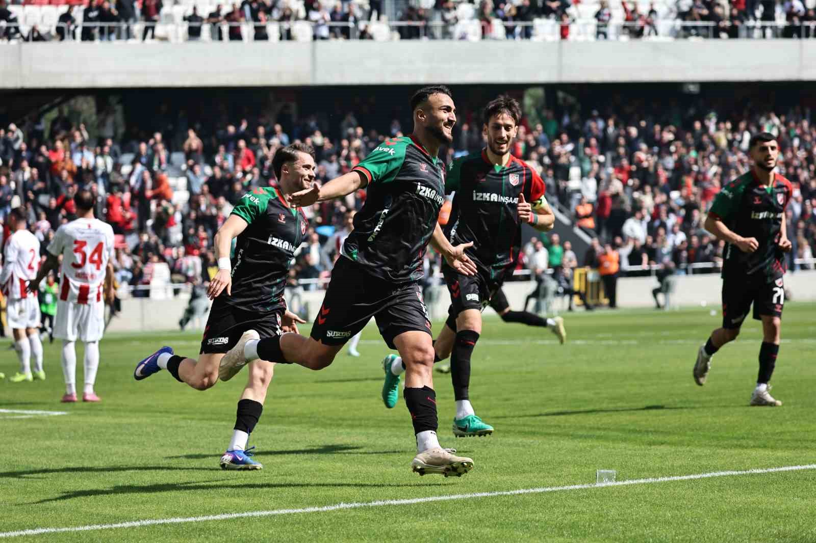TFF 3. Lig: Karşıyaka: 2 - Ayvalıkg&uuml;c&uuml; Belediyespor: 0
