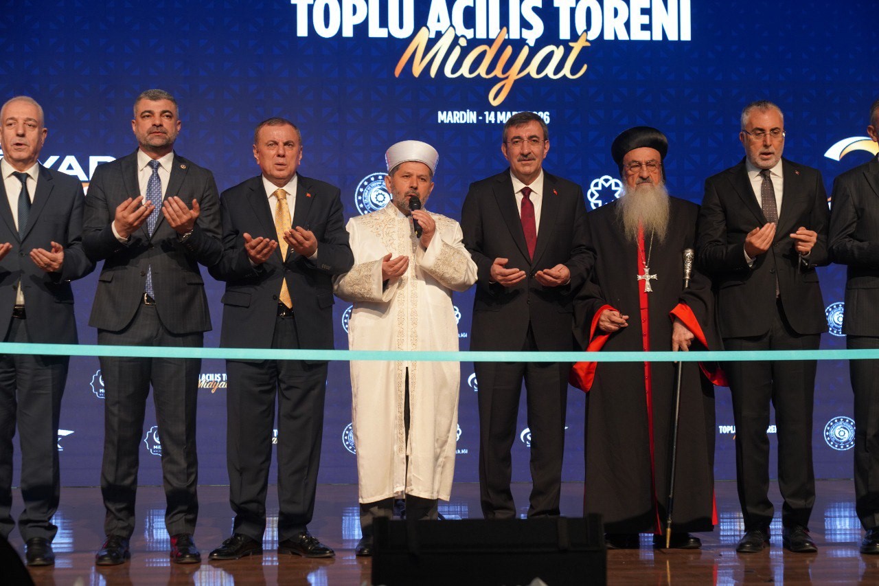 Cumhurbaşkanı Yardımcısı Yılmaz, Midyat’ta 2 milyar 660 milyon liralık yatırımların açılışını yaptı