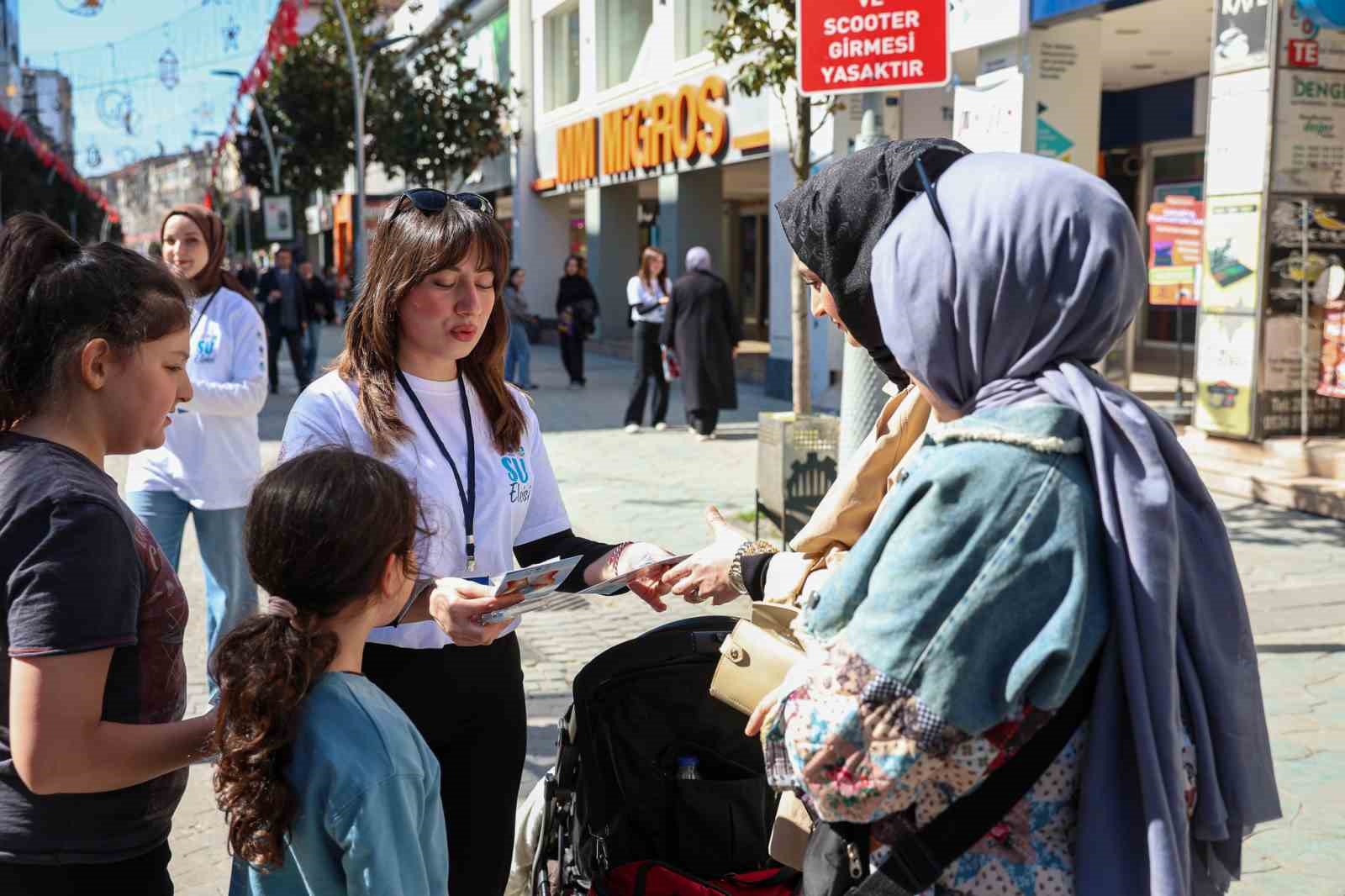 Su El&ccedil;ileri farkındalık oluşturmak i&ccedil;in sahaya indi

