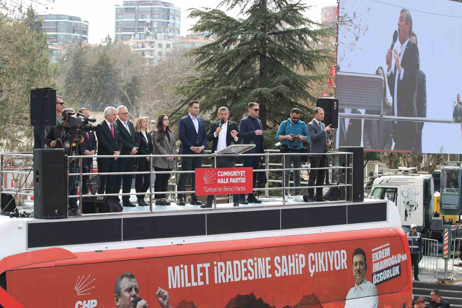 CHP Genel Başkanı &Ouml;zel: "Kapı kapı gezeceğiz, sokak sokak dolaşacağız, neyi, nasıl d&uuml;zelteceğimizi s&ouml;yleyeceğiz"
