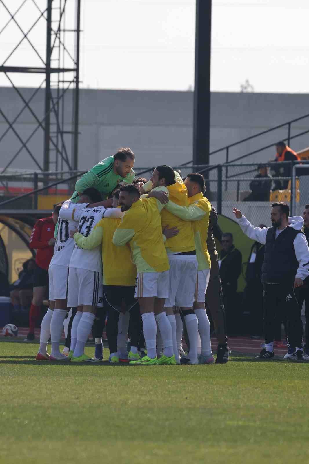 TFF 2. Lig: Aliağa FK: 3 - Arnavutk&ouml;y Belediyespor: 0
