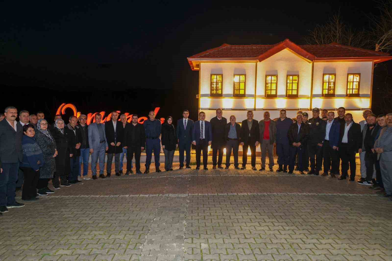 Vali S&ouml;zer, k&ouml;y ve mahalle muhtarlarıyla iftar programında bir araya geldi
