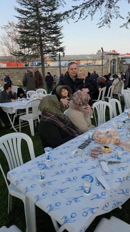 Edirne’de 11 yıllık imece iftar geleneği: İmece usulü sofra kuruldu