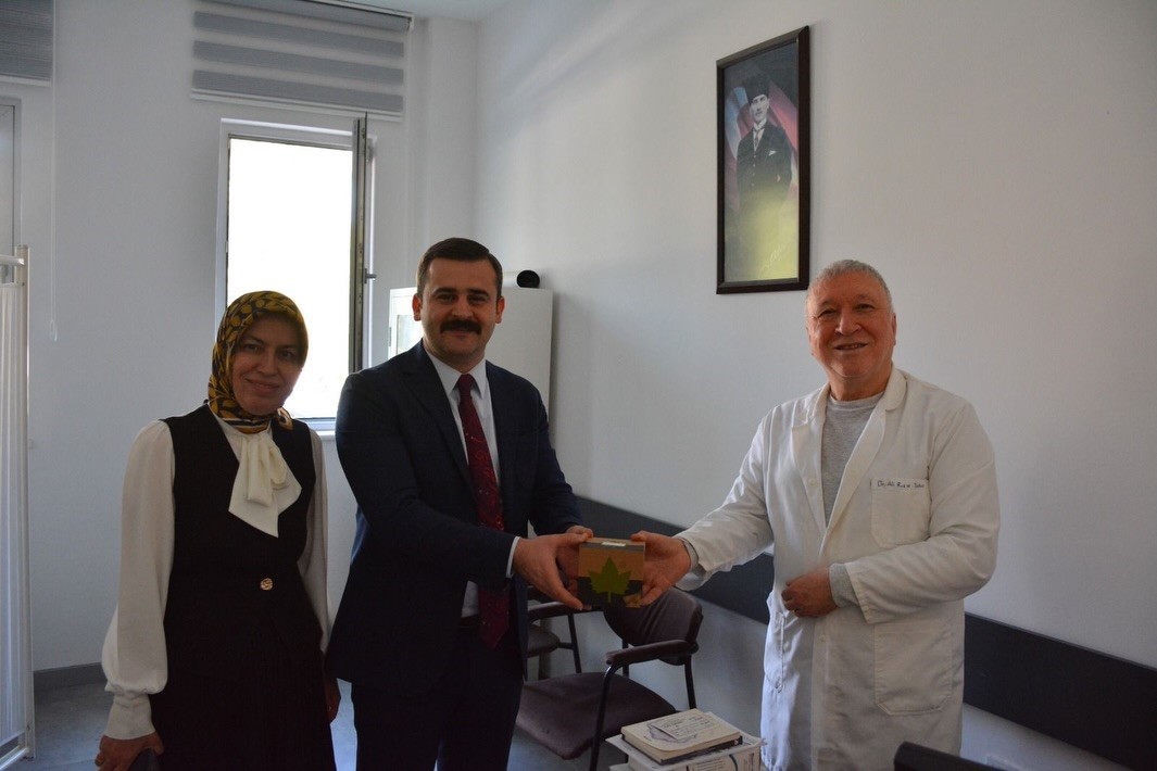 Köyceğiz Kaymakamı Kumcu, sağlık çalışanlarının Tıp Bayramı’nı kutladı