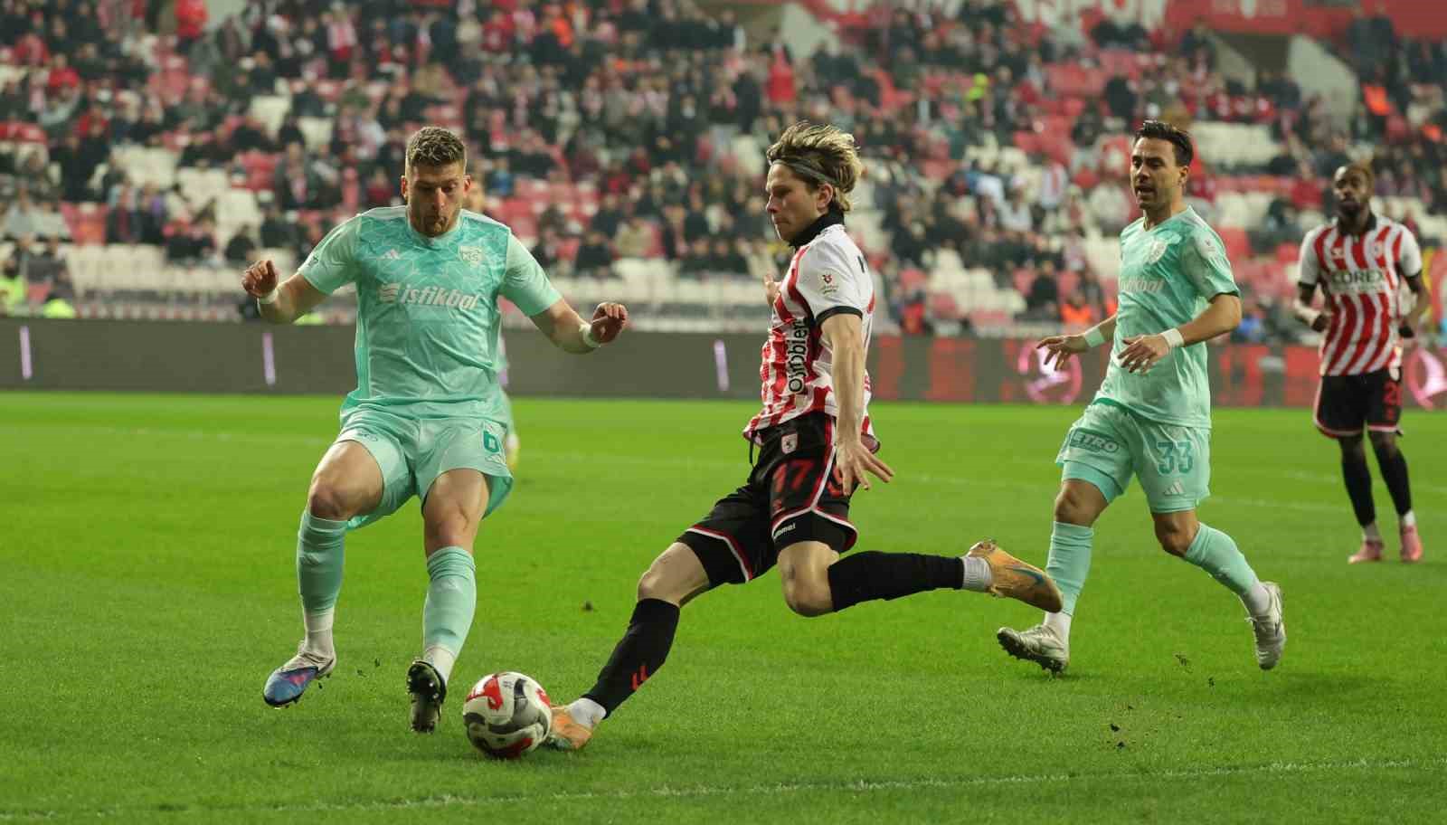 Trendyol Süper Lig: Samsunspor: 1 - Kayserispor: 0 (İlk yarı)