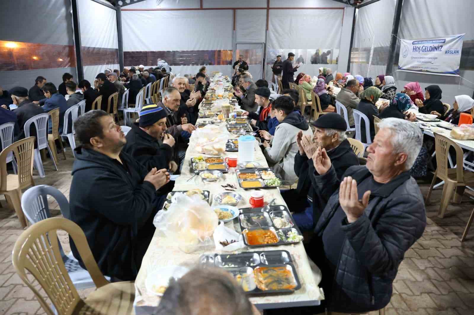 Çameli’de gönül sofraları Emecik Mahallesi’nde kuruldu