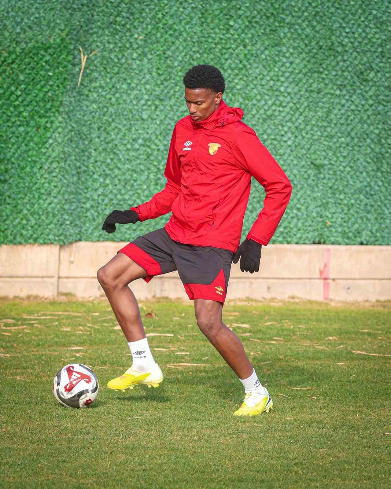 G&ouml;ztepe&rsquo;nin golc&uuml;leri kendine geldi
